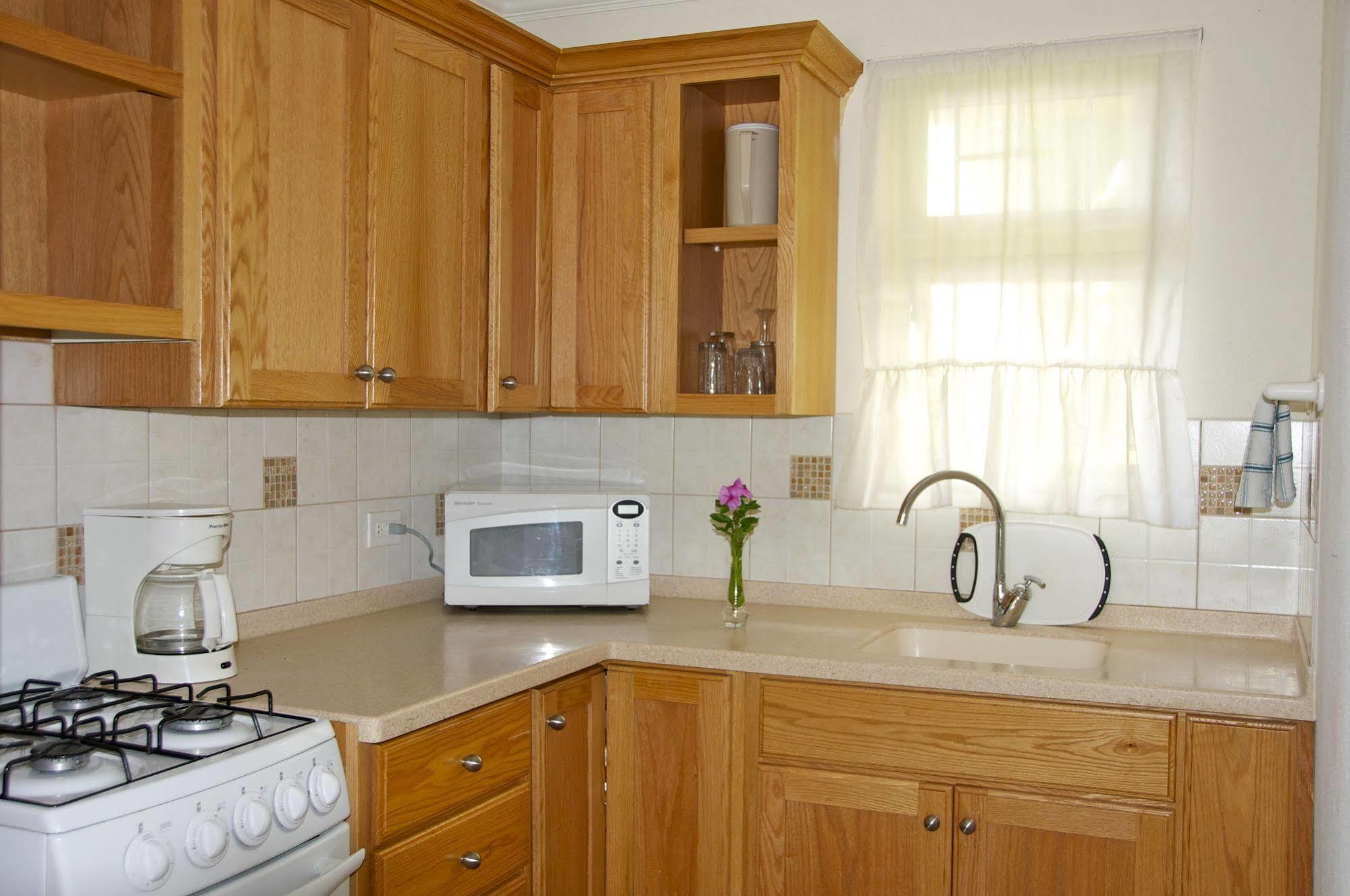 Adulo Apartments Бриджтаун Екстер'єр фото