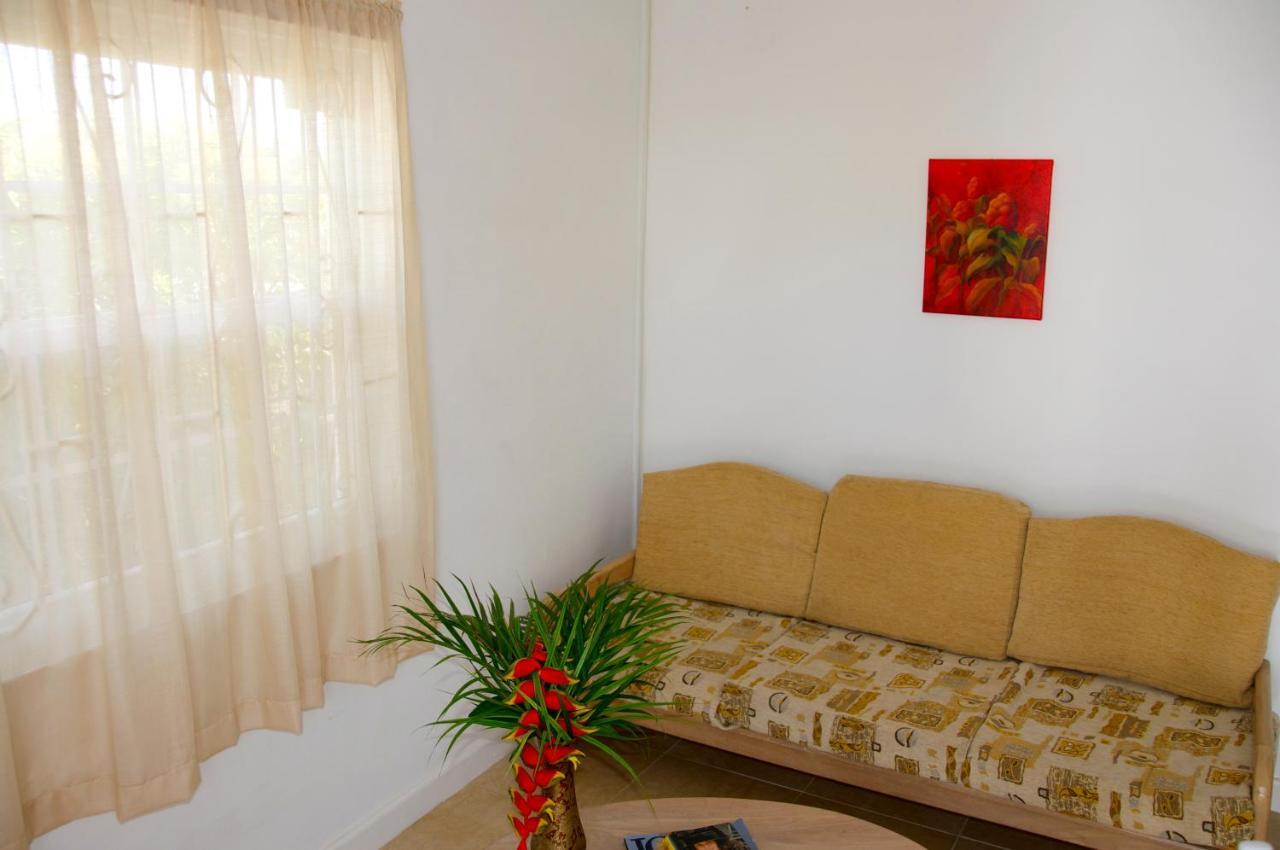 Adulo Apartments Бриджтаун Екстер'єр фото